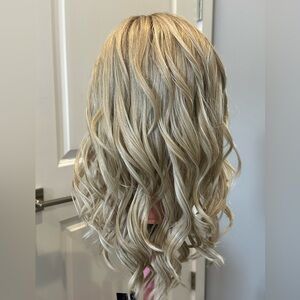 NWT Belle Tress Santiago Wig In Crushed Almond Blonde R! Beautiful Wavy Style